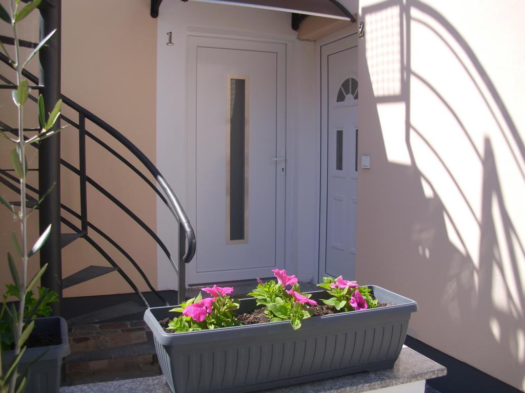 Apartmani Alma PUY Exterior foto